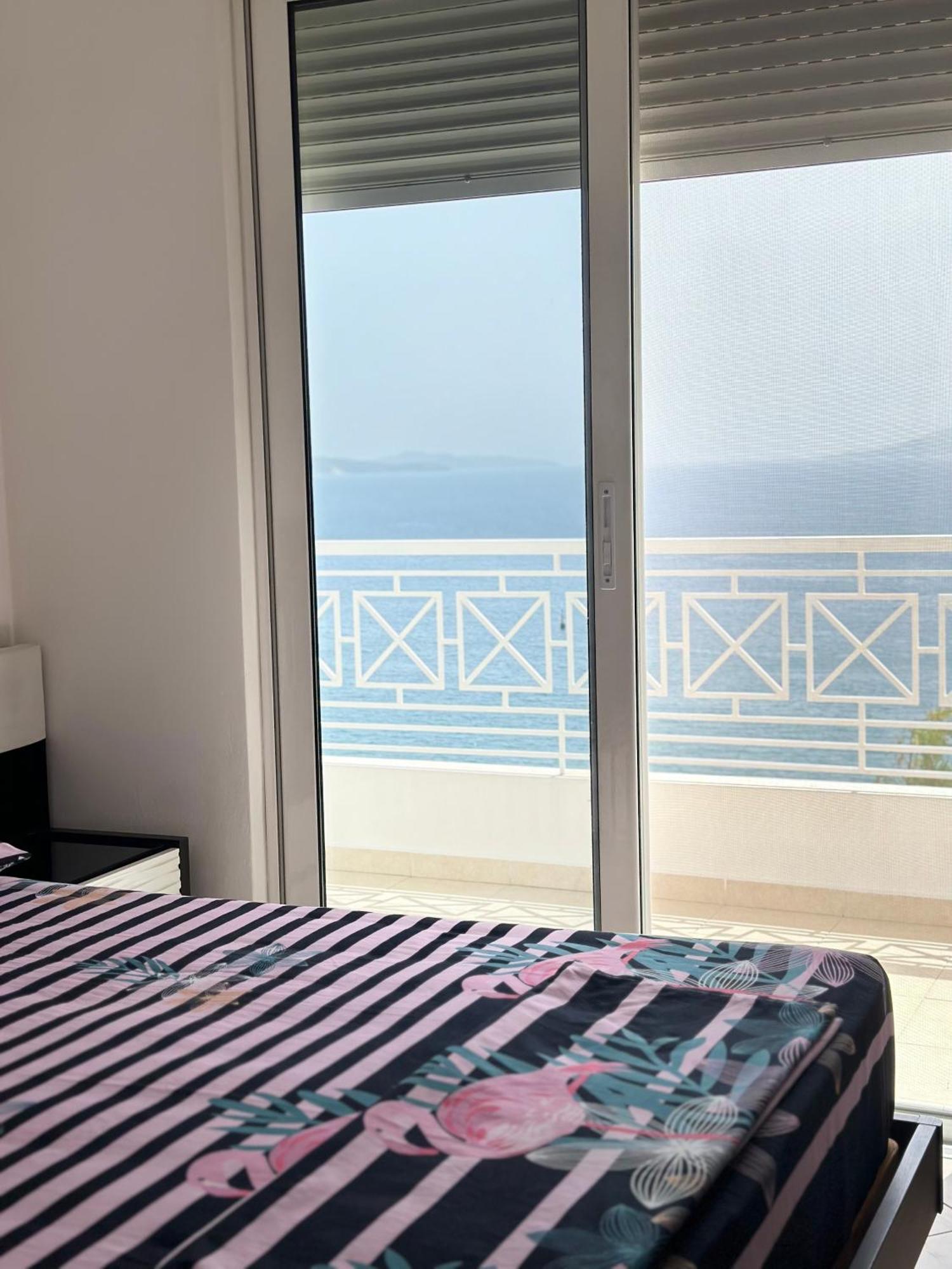 Tini Sea View Apartment Sarandë Eksteriør bilde