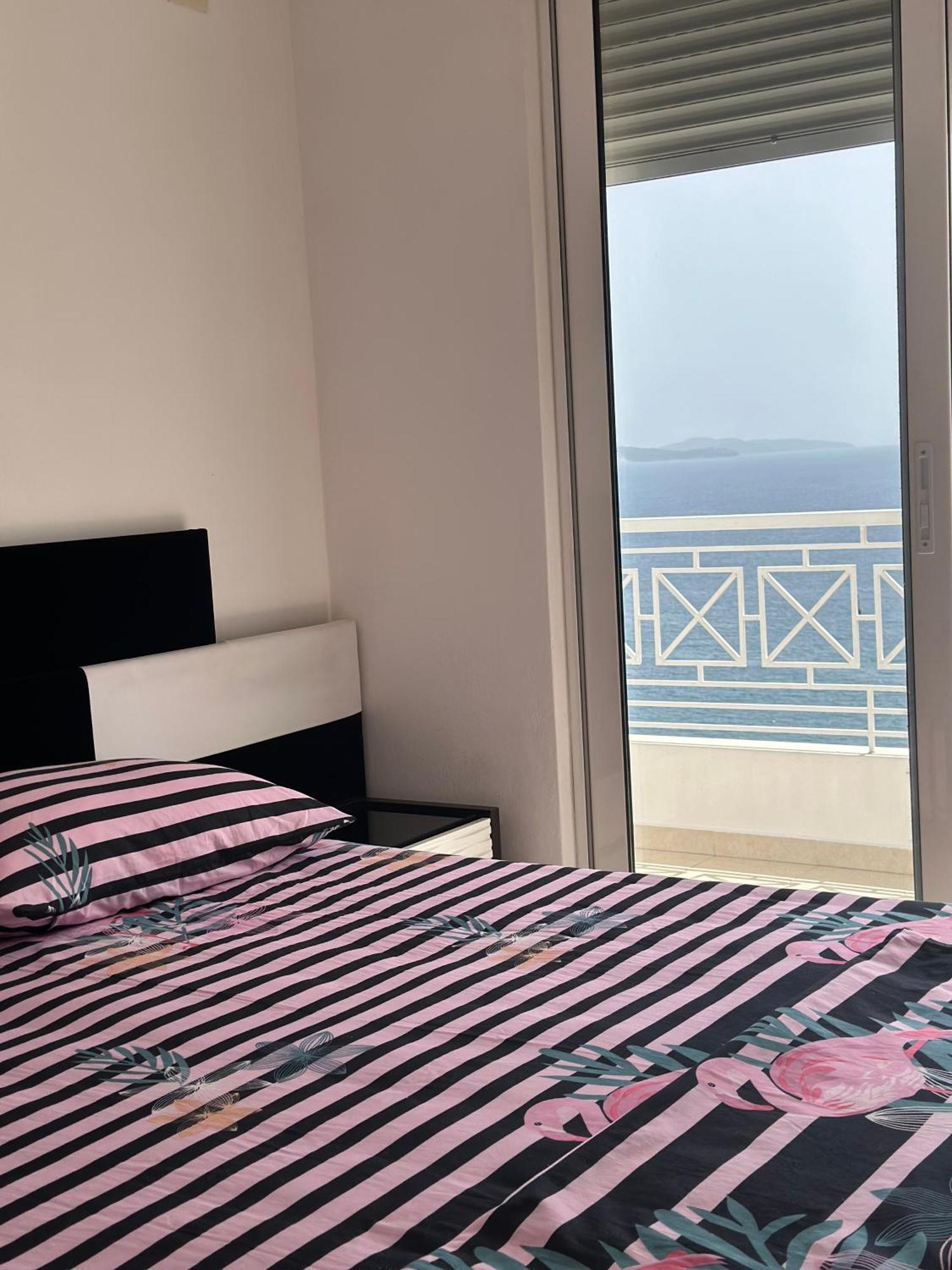 Tini Sea View Apartment Sarandë Eksteriør bilde